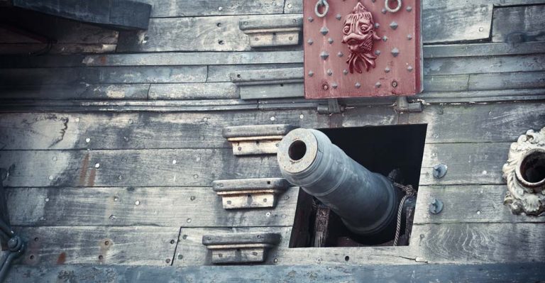 pirates of the caribbean online you cannot board an island while the navy is hunting you pirates of the caribbean online you cannot board an island while the navy is hunting you